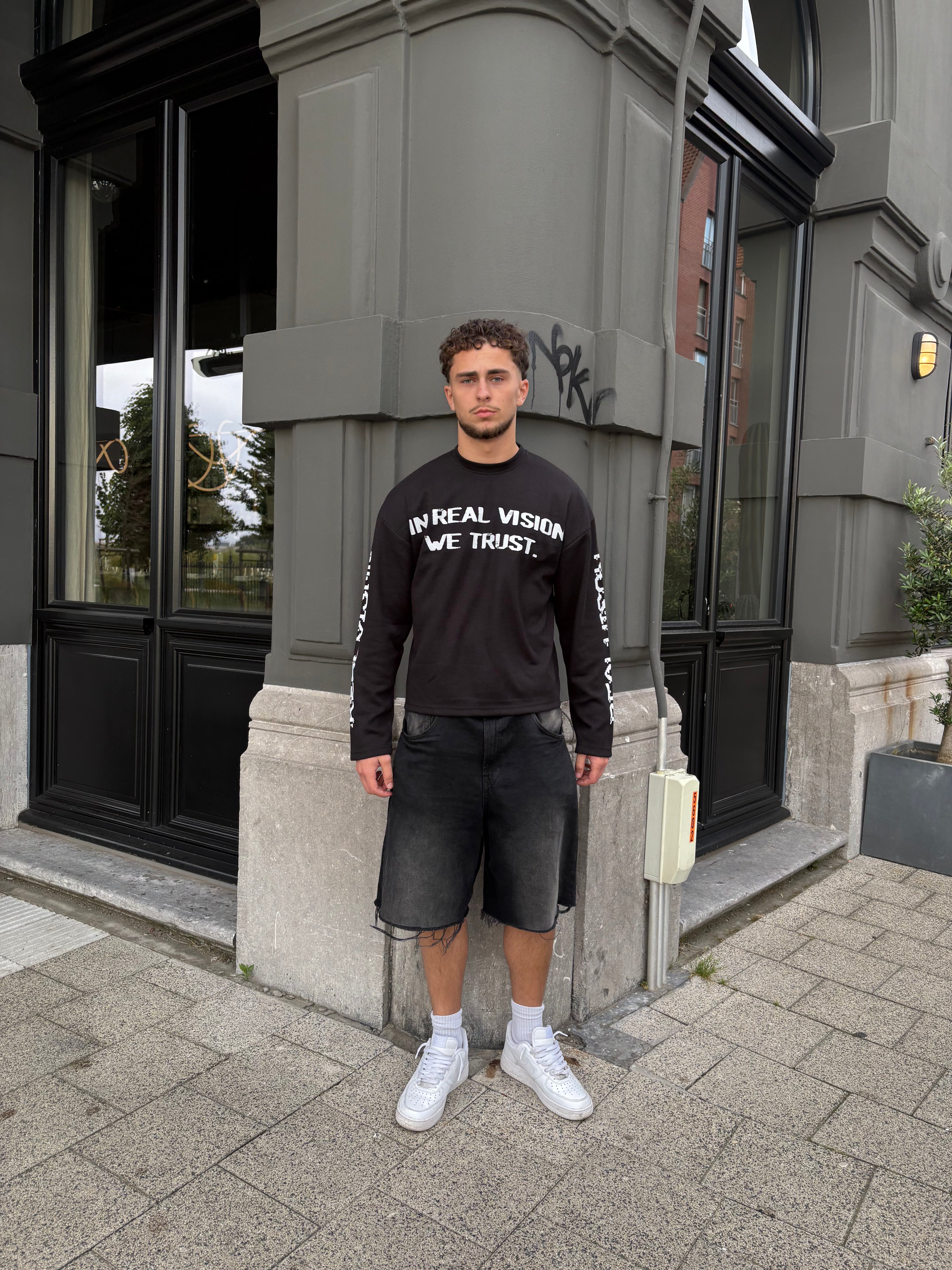 Visions only longsleeve black